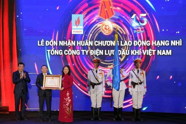 PV Power đã vinh dự đón nhận Huân chương Lao động hạng Nhì.