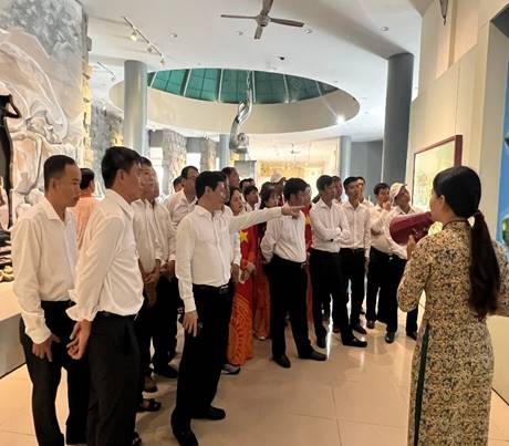 Đảng bộ PV Power Ca Mau tổ chức học tập, giáo dục truyền thống, tìm hiểu lịch sử Đảng