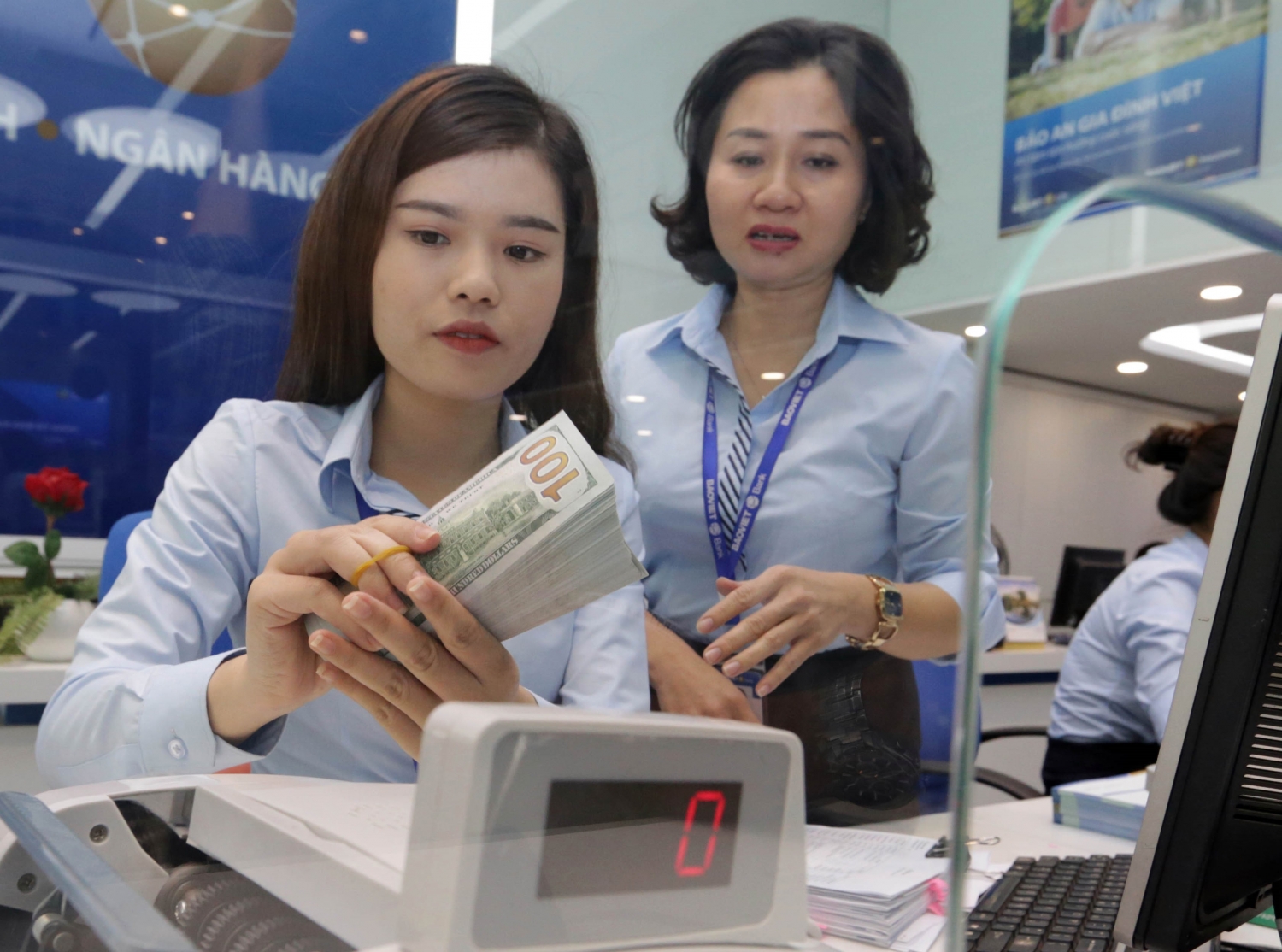 Thực hiện chính sách tiền tệ và quản lý ngoại tệ trong bối cảnh lạm phát có xu hướng tăng nhanh