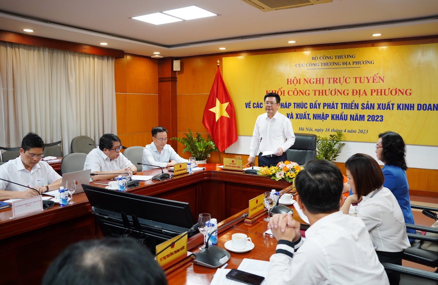 Tháo gỡ khó khăn để các địa phương, doanh nghiệp bứt khỏi trì trệ