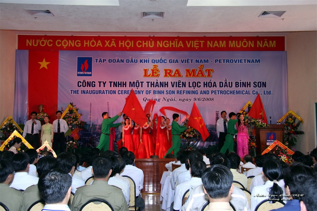 Xây dựng, thử nghiệm vận hành và nghiệm thu NMLD Dung Quất