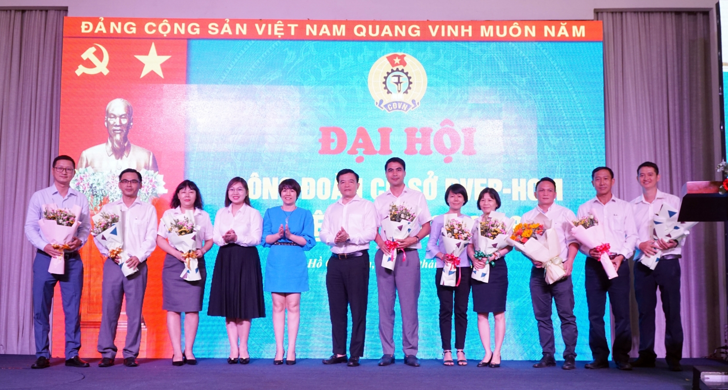 Chúc mừng Ban chấp hành Công đoàn cơ sở PVEP - HCM khóa IV