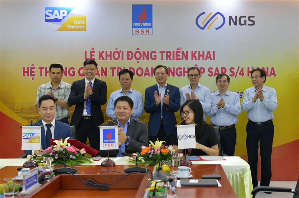 Không ngừng nỗ lực, đạt những cột mốc mới