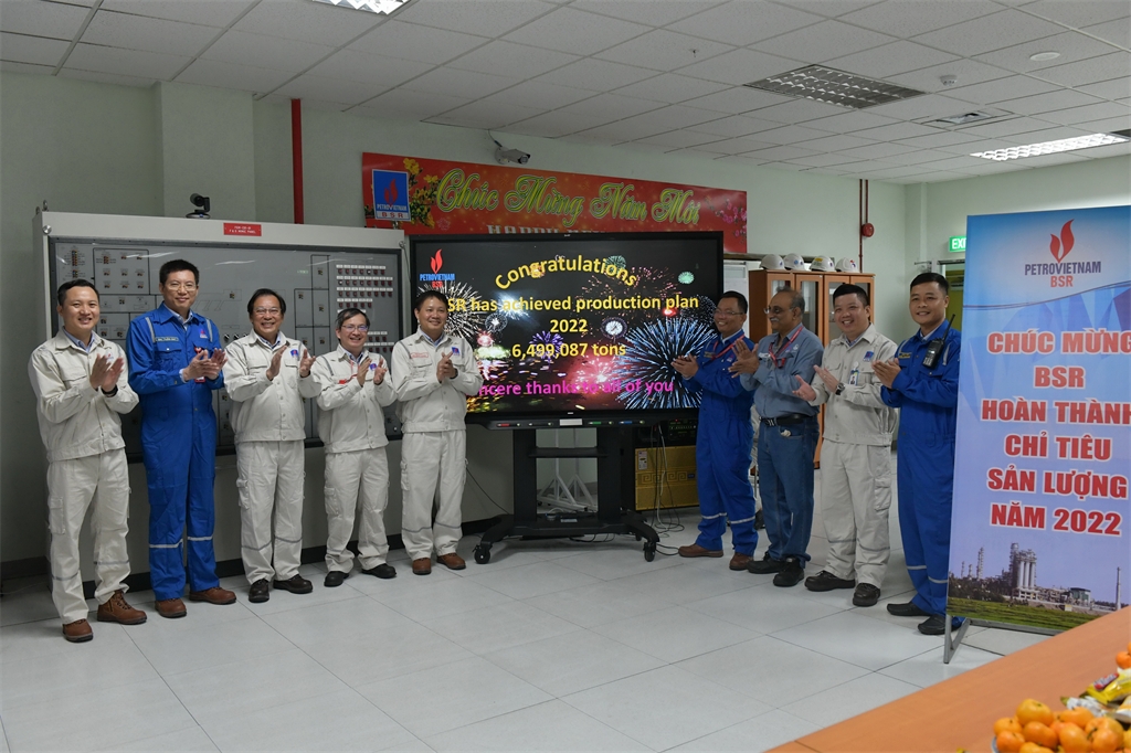 Không ngừng nỗ lực, đạt những cột mốc mới