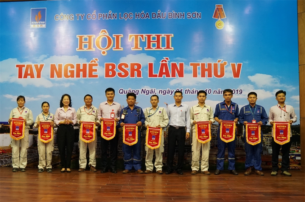 Không ngừng nỗ lực, đạt những cột mốc mới