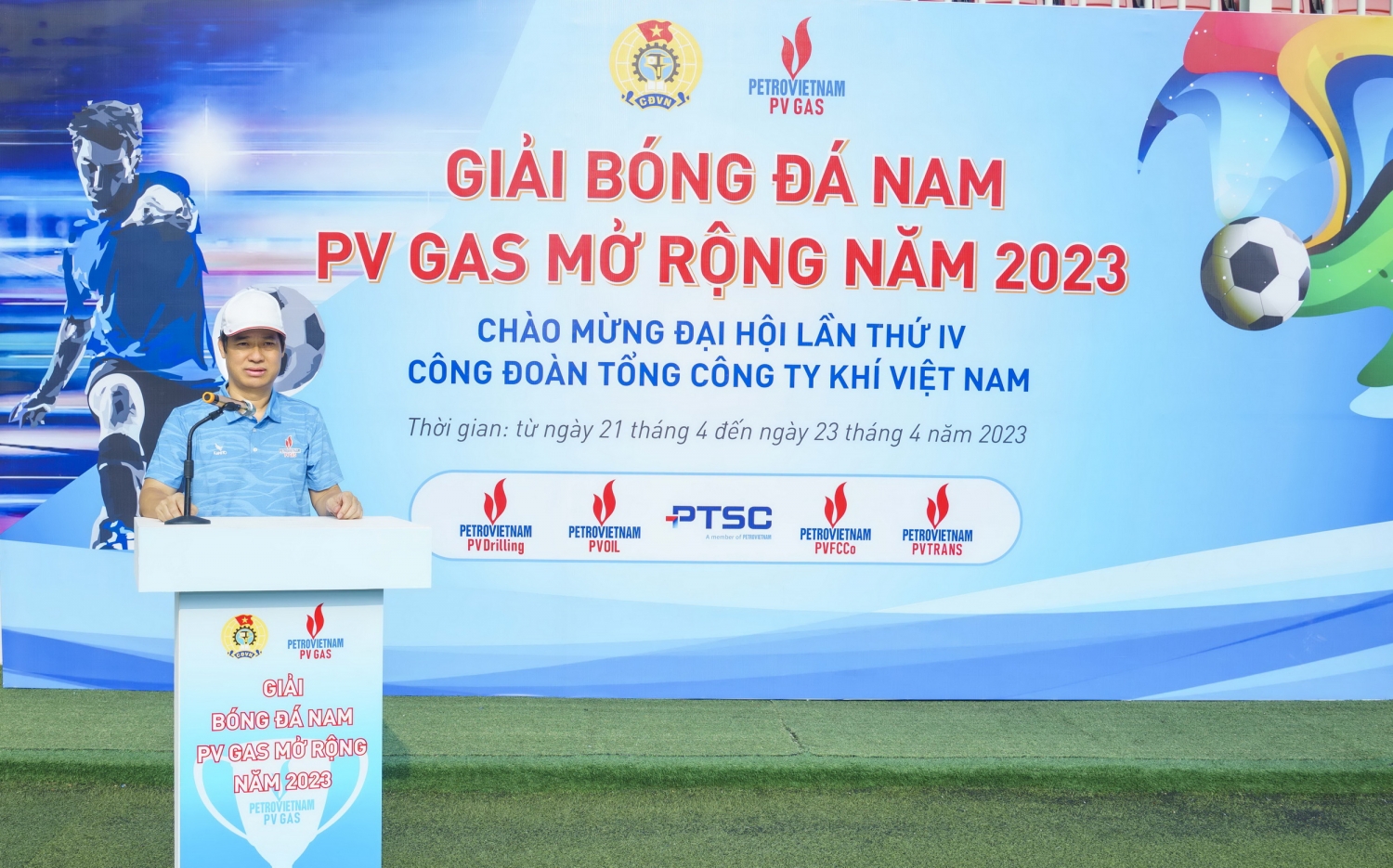 Ông Trần Xuân Thành - Chủ tịch Công đoàn PV GAS phát biểu khai mạc Giải, gửi lời chào mừng và chúc các đội tuyển thi đấu thành công Ông Trần Xuân Thành - Chủ tịch Công đoàn PV GAS phát biểu khai mạc Giải, gửi lời chào mừng và chúc các đội tuyển thi đấu thành công