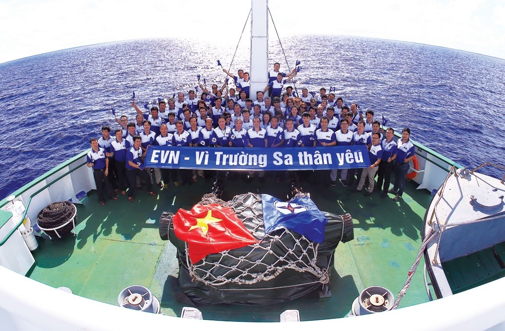 EVN đã thể hiện xuất sắc vai trò, trách nhiệm của doanh nghiệp nhà nước khi chịu lỗ lớn để các đảo xa có điện ổn định với giá điện thấp