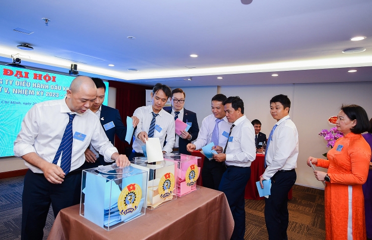 Công đoàn BIENDONG POC: Lao động sáng tạo, vượt qua thách thức Công đoàn BIENDONG POC: Lao động sáng tạo, vượt qua thách thức