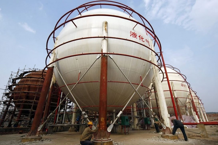 Trung Quốc tăng dự trữ dầu thô dù các nhà máy lọc dầu hoạt động đạt kỷ lục Tin Thị trường: Nhập khẩu dầu thô của Trung Quốc tăng trong tháng 5