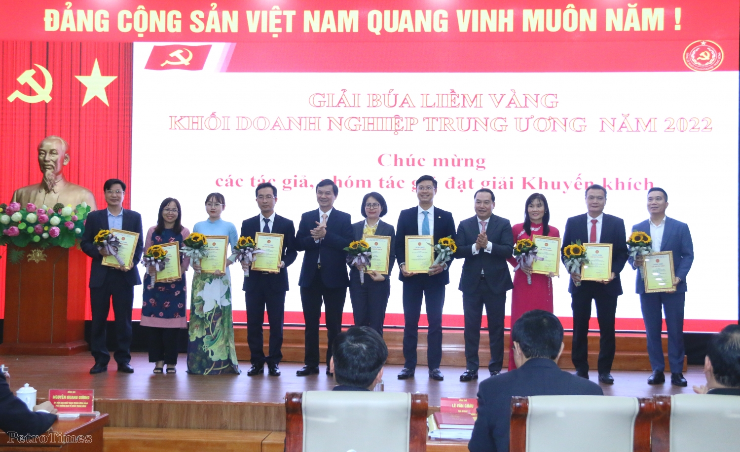 Đảng ủy Khối Doanh nghiệp Trung ương tổng kết và trao Giải Búa liềm vàng năm 2022