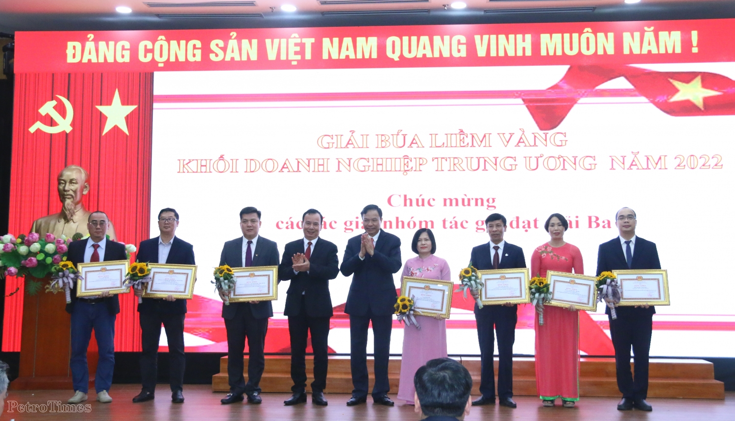 Đảng ủy Khối Doanh nghiệp Trung ương tổng kết và trao Giải Búa liềm vàng năm 2022