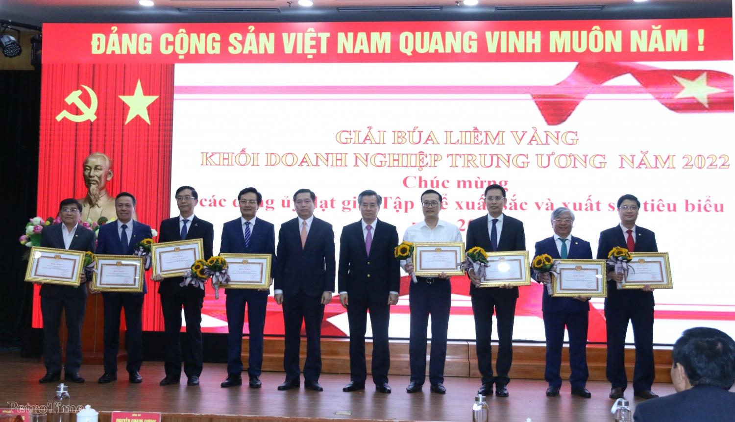 Đảng ủy Khối Doanh nghiệp Trung ương tổng kết và trao Giải Búa liềm vàng năm 2022