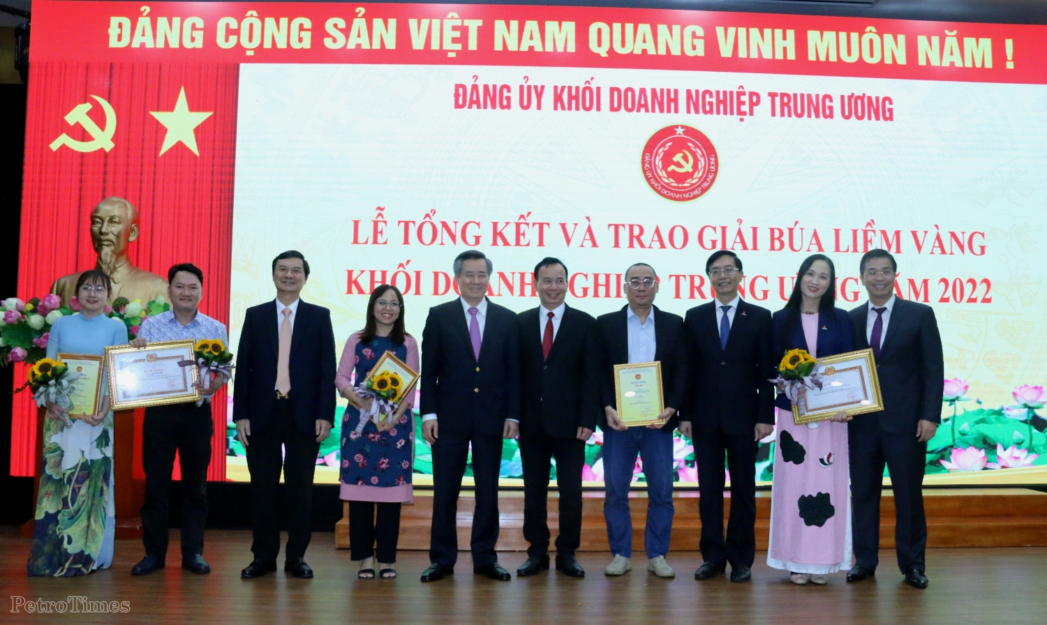 Đảng ủy Khối Doanh nghiệp Trung ương tổng kết và trao Giải Búa liềm vàng năm 2022