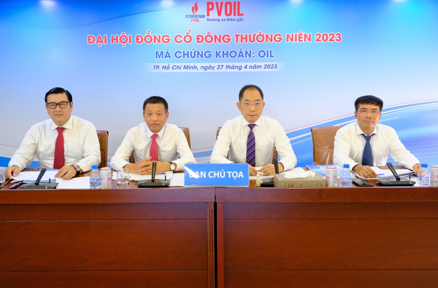 Ban Chủ tọa Đại hội