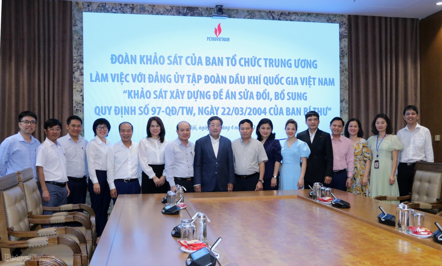 Khảo sát việc thực hiện Quy định số 97-QĐ/TW của Ban Bí thư tại Đảng bộ Tập đoàn Dầu khí Quốc gia Việt Nam