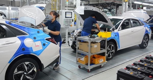 Tin tức kinh tế ngày 28/4: Bộ Tài chính giữ quan điểm không giảm 50% phí trước bạ ô tô Tin tức kinh tế ngày 28/4: Bộ Tài chính giữ quan điểm không giảm 50% phí trước bạ ô tô