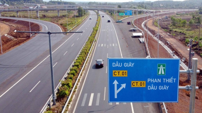 Thủ tướng dự lễ khánh thành 2 dự án trên tuyến cao tốc Bắc - Nam phía Đông Thủ tướng dự lễ khánh thành 2 dự án trên tuyến cao tốc Bắc - Nam phía Đông