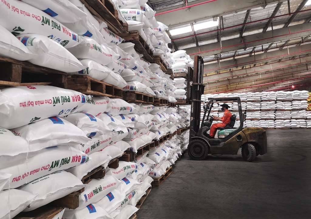 Phân bón Việt lao đao vì chịu “tác động kép” Phân bón Việt lao đao vì chịu “tác động kép”