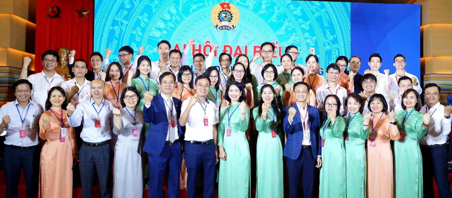 Thể hiện quyết tâm đồng lòng, đoàn kết, vì NLĐ và sự nghiệp phát triển PV GAS Thể hiện quyết tâm đồng lòng, đoàn kết, vì NLĐ và sự nghiệp phát triển PV GAS