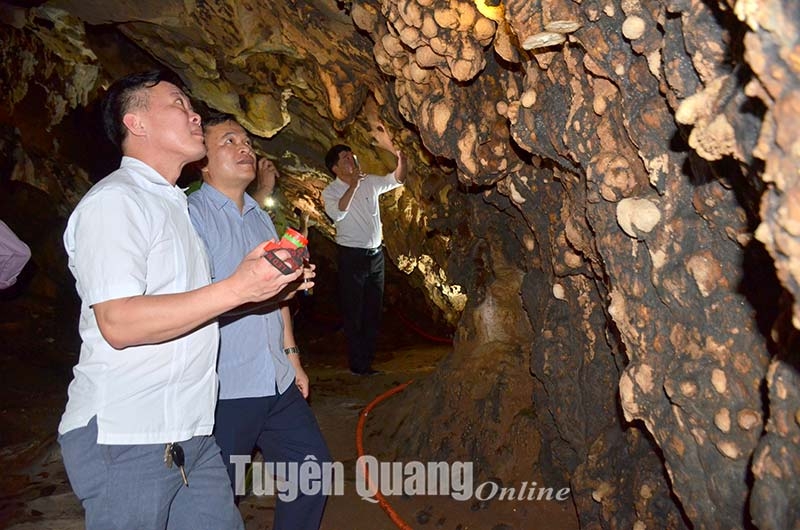 Khám phá hang Bó Kim Khám phá hang Bó Kim