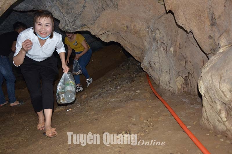 Khám phá hang Bó Kim Khám phá hang Bó Kim