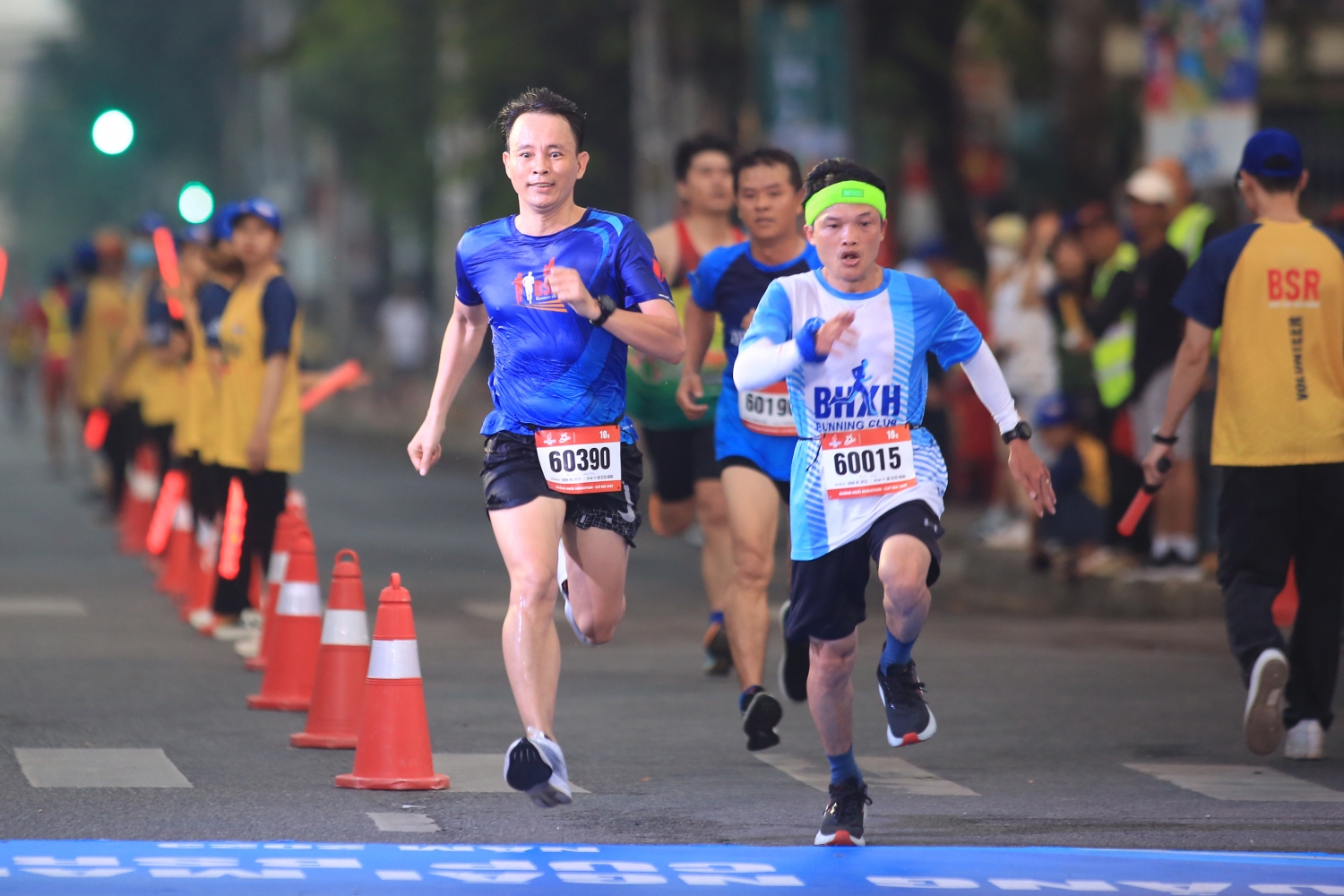 Hơn 2.000 VĐV hoàn thành đường chạy tại Marathon Quảng Ngãi  - CUP BSR