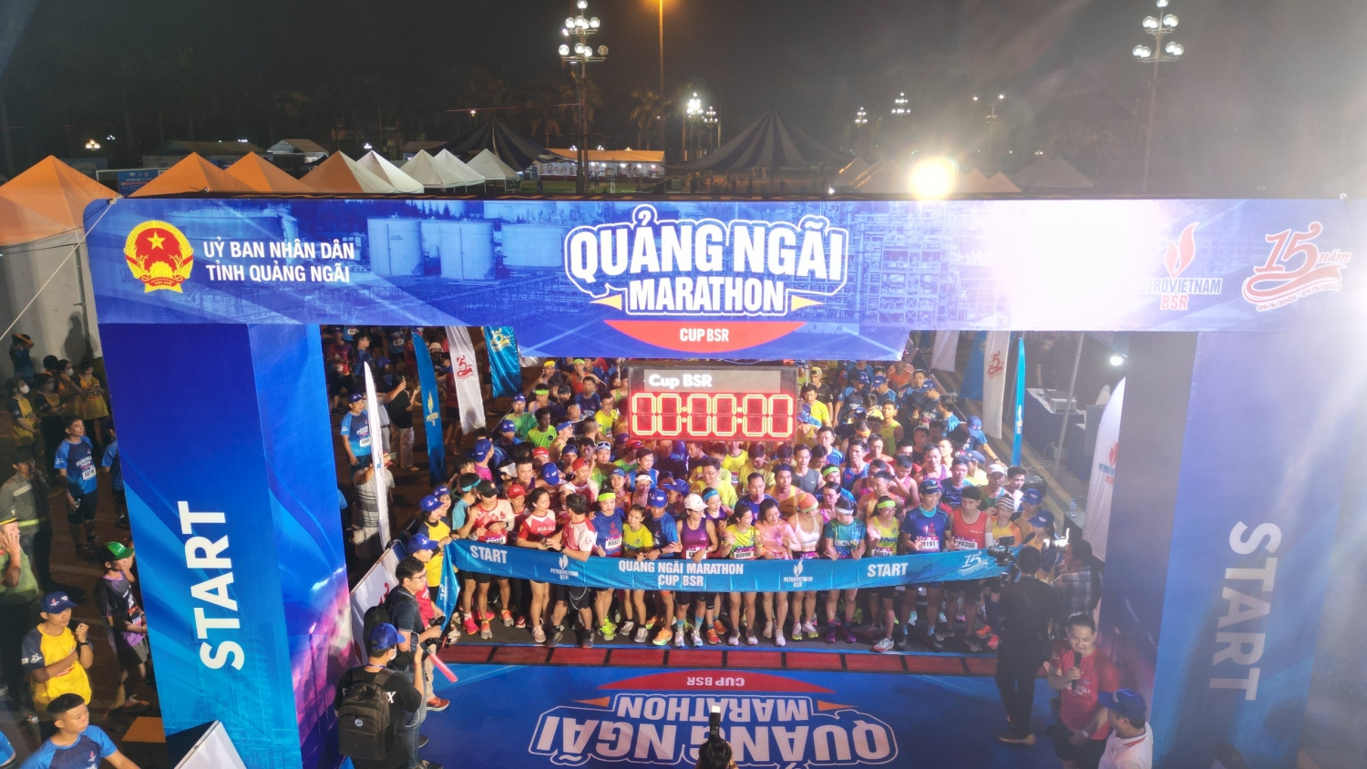 Hơn 2.000 VĐV hoàn thành đường chạy tại Marathon Quảng Ngãi  - CUP BSR