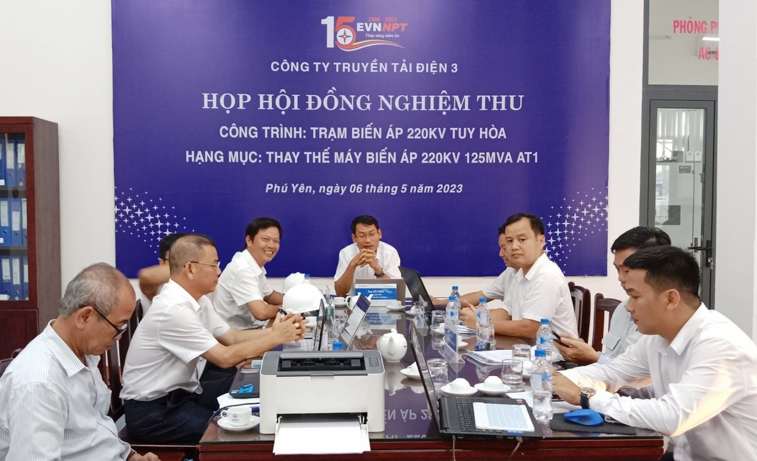 Hoàn thành thay thế máy biến áp AT1 trạm biến áp 220kV Tuy Hòa Hoàn thành thay thế máy biến áp AT1 trạm biến áp 220kV Tuy Hòa