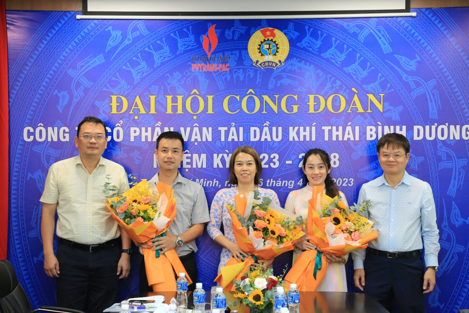 BCH Công đoàn nhiệm kỳ mới ra mắt Đại hội BCH Công đoàn nhiệm kỳ mới ra mắt Đại hội