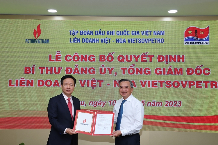 Công bố quyết định Bí thư Đảng ủy, Tổng Giám đốc Vietsovpetro