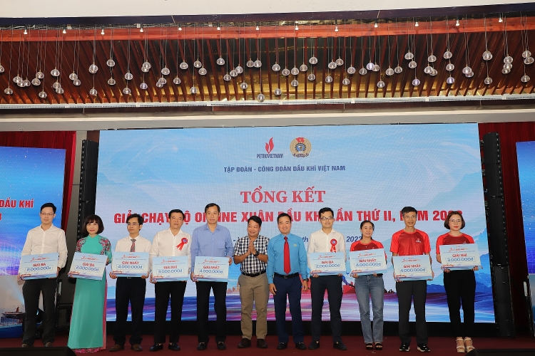 Người lao động PVU được tôn vinh các danh hiệu Dầu khí tiêu biểu và nhận nhiều giải thưởng của Giải chạy bộ online “Xuân Dầu khí 2023”