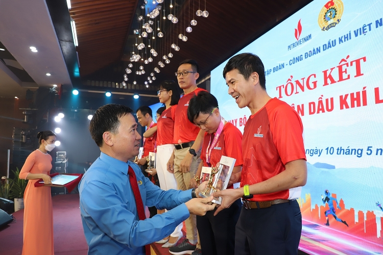 Người lao động PVU được tôn vinh các danh hiệu Dầu khí tiêu biểu và nhận nhiều giải thưởng của Giải chạy bộ online “Xuân Dầu khí 2023”