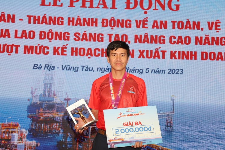 Người lao động PVU được tôn vinh các danh hiệu Dầu khí tiêu biểu và nhận nhiều giải thưởng của Giải chạy bộ online “Xuân Dầu khí 2023”