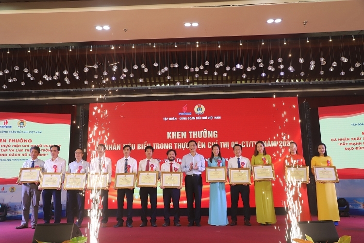 Người lao động PVU được tôn vinh danh hiệu Dầu khí tiêu biểu và nhận nhiều giải thưởng của Giải chạy bộ online “Xuân Dầu khí 2023”