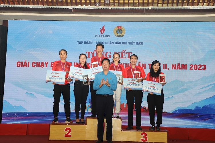 Công đoàn PV Drilling thể hiện xuất sắc tại Giải chạy Xuân Dầu khí 2023