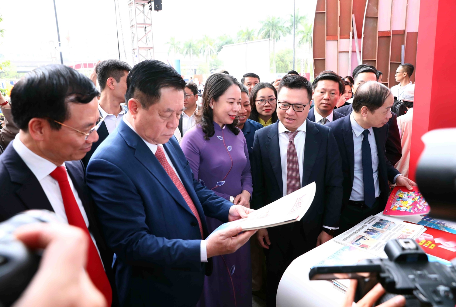 Lấy tư tưởng Hồ Chí Minh làm kim chỉ nam, báo chí cách mạng Việt Nam tham gia tích cực, hiệu quả vào xây dựng Đảng, Nhà nước và nâng cao quyền làm chủ của nhân dân Lấy tư tưởng Hồ Chí Minh làm kim chỉ nam, báo chí cách mạng Việt Nam tham gia tích cực, hiệu quả vào xây dựng Đảng, Nhà nước và nâng cao quyền làm chủ của nhân dân
