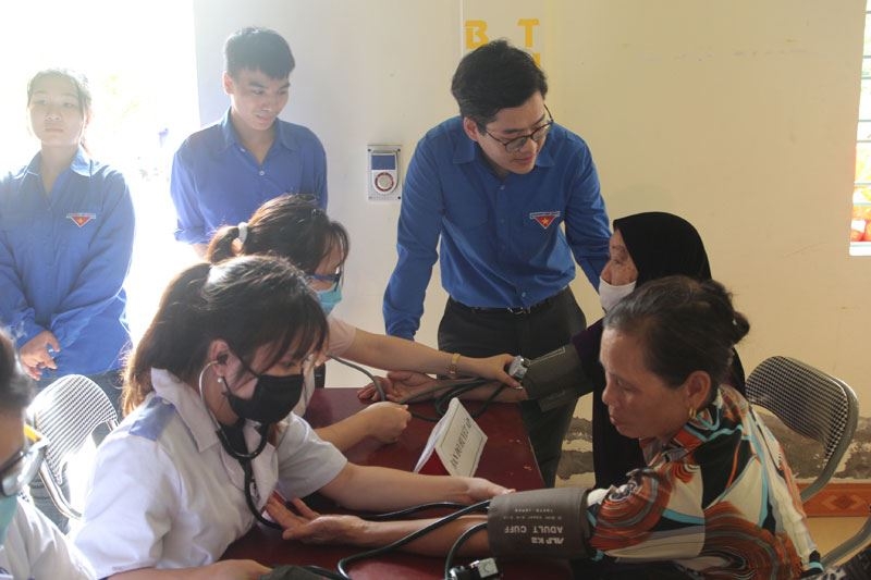 50.000 người dân được tư vấn, khám bệnh miễn phí tại Ngày hội Thầy thuốc trẻ