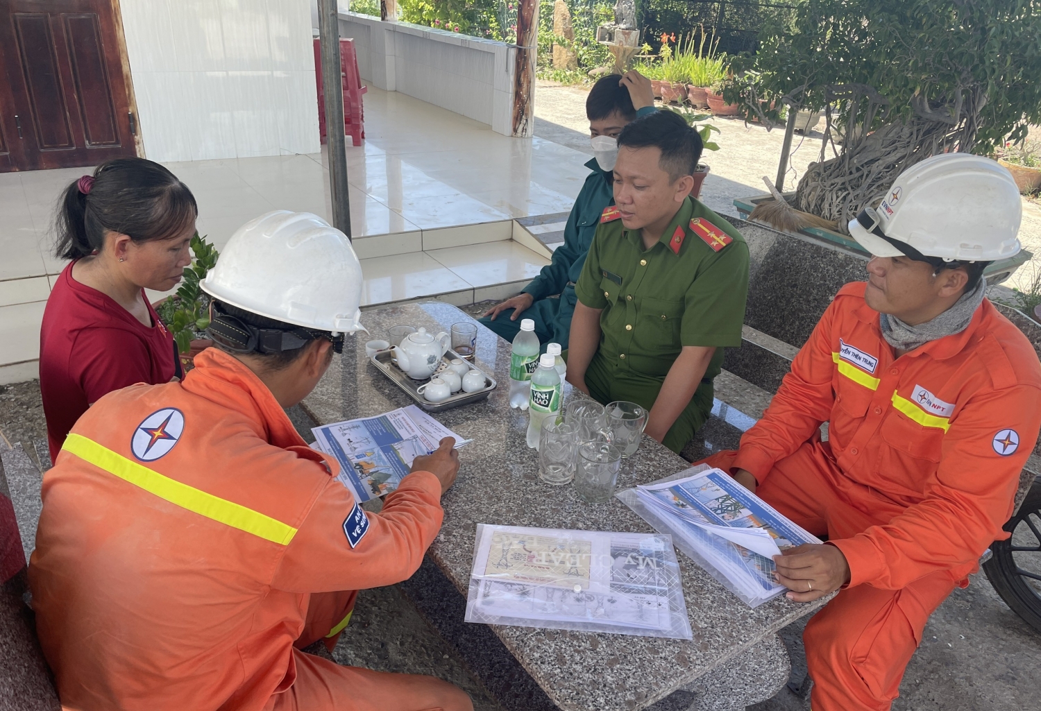Tuyên truyền bảo vệ hành lang an toàn lưới điện truyền tải trên địa bàn tỉnh Bình Thuận