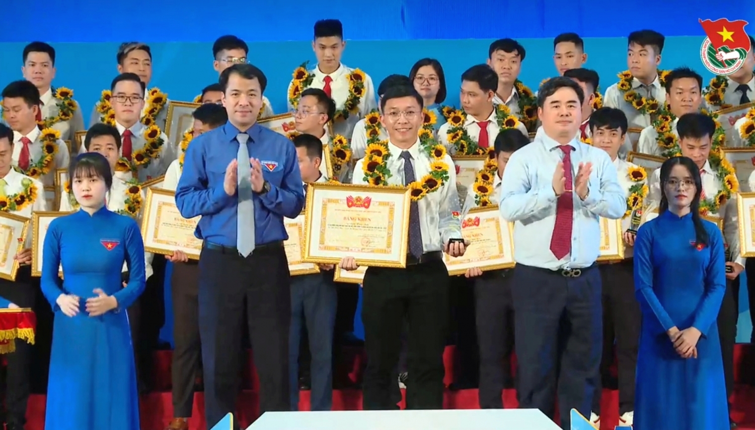 7 gương mặt Dầu khí được tuyên dương “Người thợ trẻ giỏi” toàn quốc lần XIV 7 gương mặt Dầu khí được tuyên dương “Người thợ trẻ giỏi” toàn quốc lần XIV
