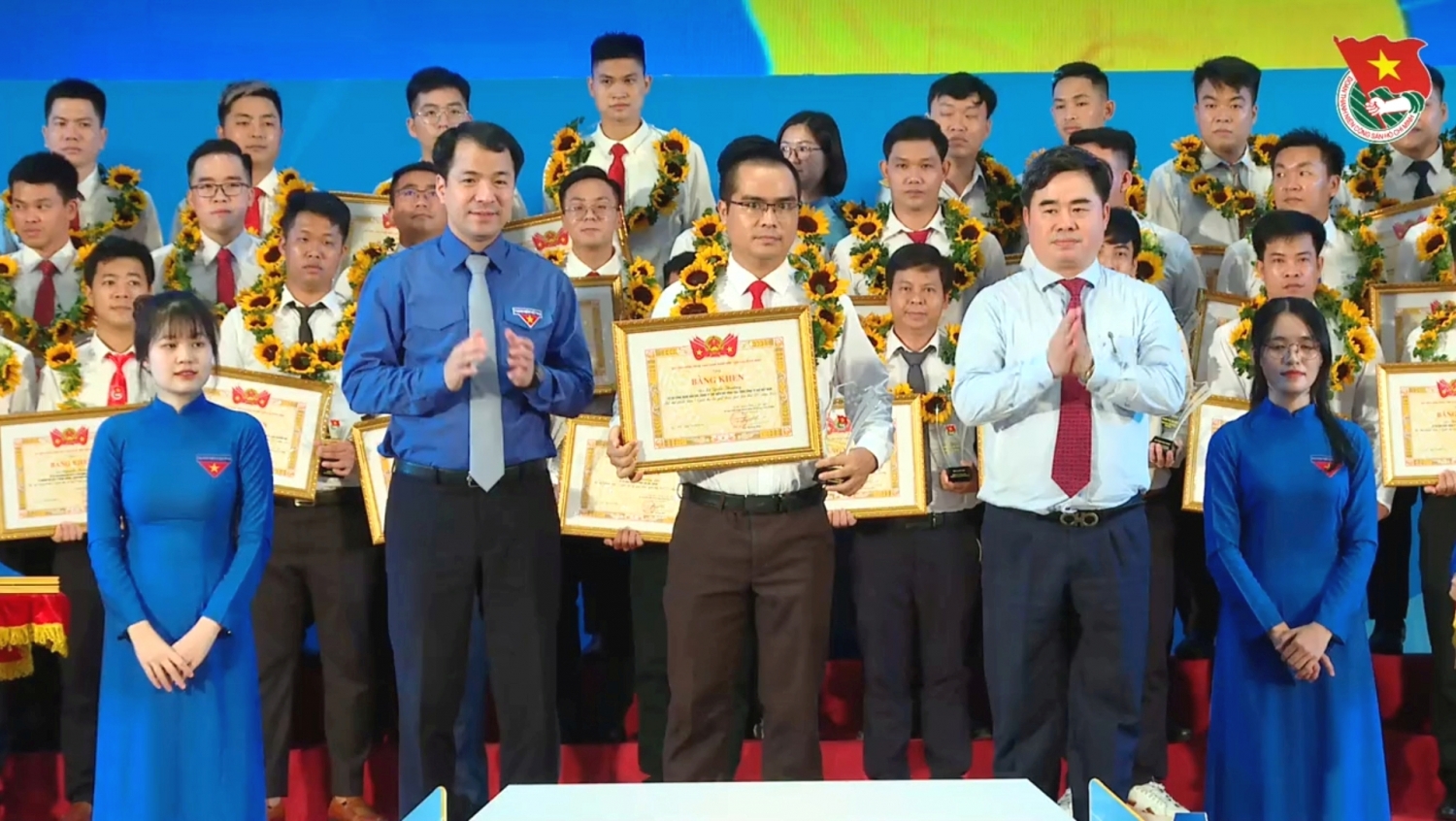 7 gương mặt Dầu khí được tuyên dương “Người thợ trẻ giỏi” toàn quốc lần XIV 7 gương mặt Dầu khí được tuyên dương “Người thợ trẻ giỏi” toàn quốc lần XIV