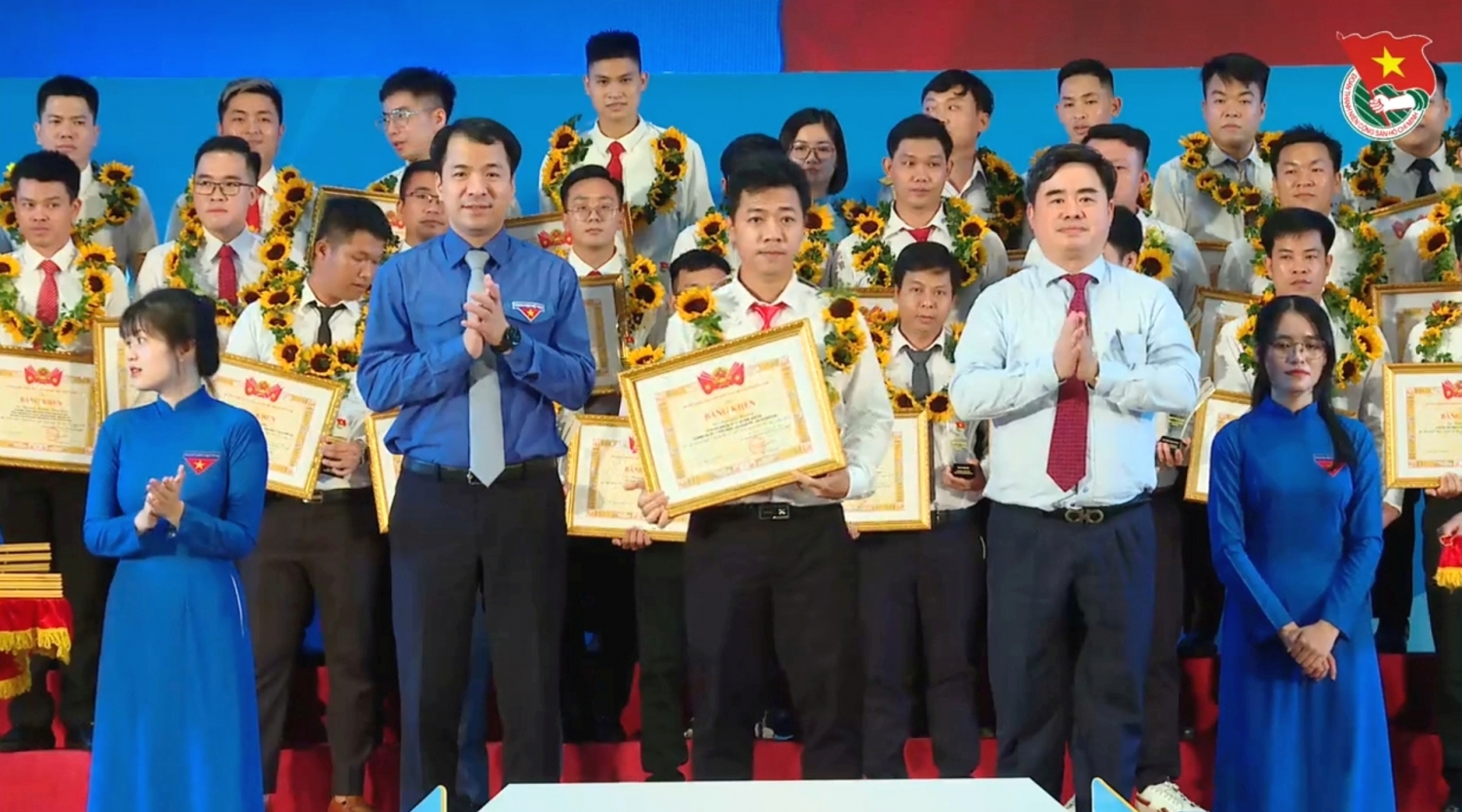 7 gương mặt Dầu khí được tuyên dương “Người thợ trẻ giỏi” toàn quốc lần XIV 7 gương mặt Dầu khí được tuyên dương “Người thợ trẻ giỏi” toàn quốc lần XIV