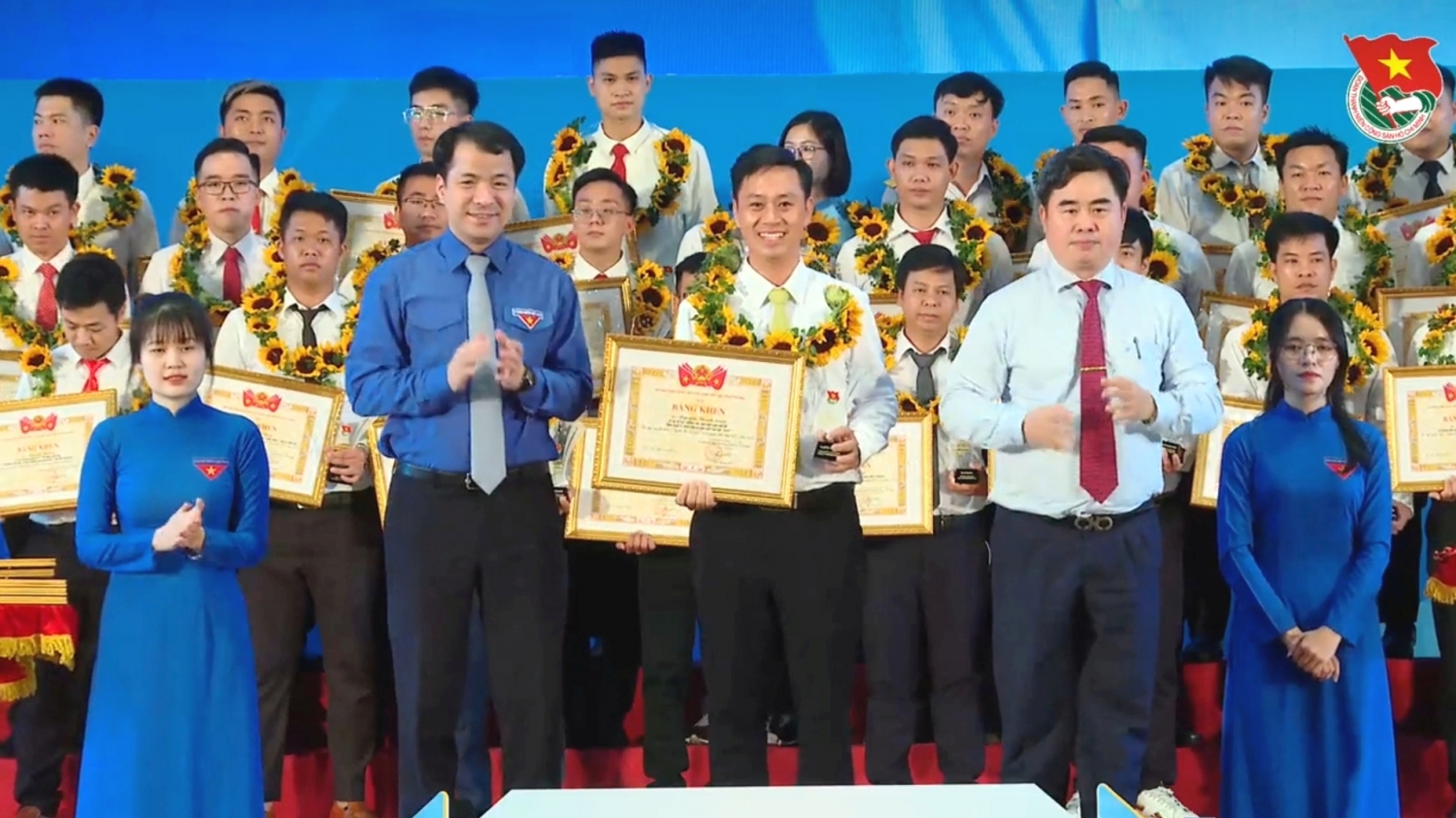 7 gương mặt Dầu khí được tuyên dương “Người thợ trẻ giỏi” toàn quốc lần XIV 7 gương mặt Dầu khí được tuyên dương “Người thợ trẻ giỏi” toàn quốc lần XIV