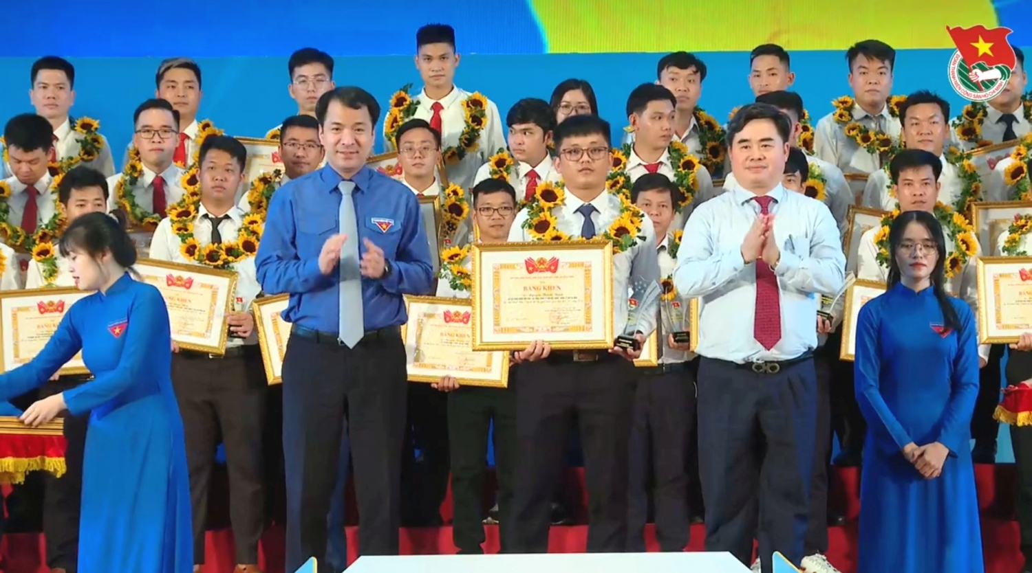 7 gương mặt Dầu khí được tuyên dương “Người thợ trẻ giỏi” toàn quốc lần XIV 7 gương mặt Dầu khí được tuyên dương “Người thợ trẻ giỏi” toàn quốc lần XIV