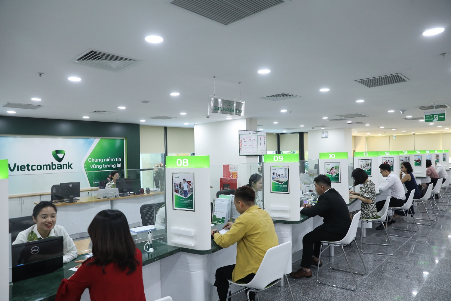 Tin ngân hàng ngày 16/5: Ngân hàng quốc doanh điều chỉnh giảm lãi suất tiền gửi Tin ngân hàng ngày 16/5: Ngân hàng quốc doanh điều chỉnh giảm lãi suất tiền gửi