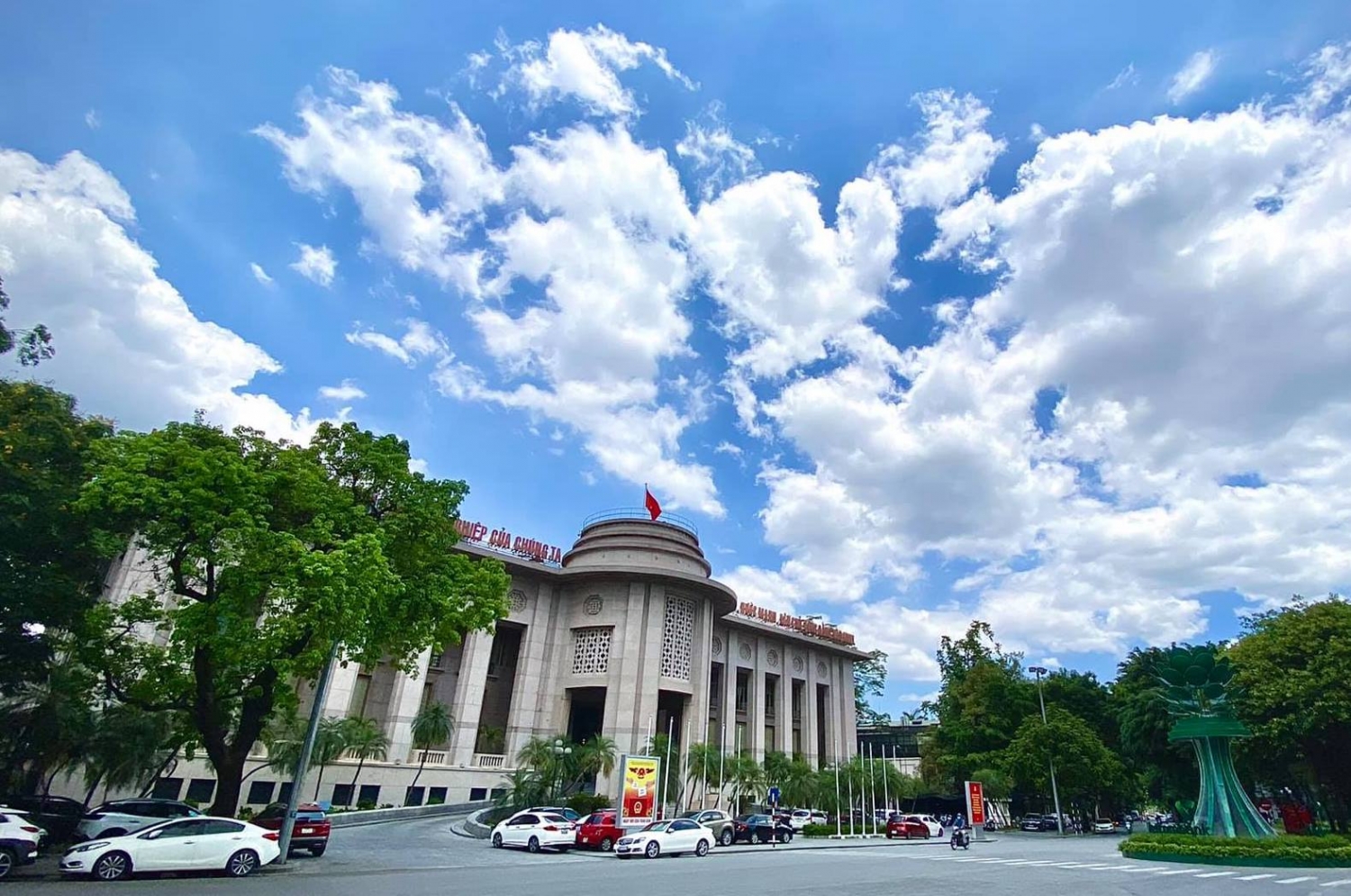 Ngân hàng Nhà nước lý giải về lãi suất cho vay vẫn ở mức cao Ngân hàng Nhà nước lý giải về lãi suất cho vay vẫn ở mức cao