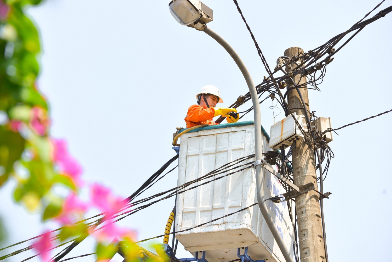 EVNCPC kêu gọi người dân chung tay tiết kiệm điện