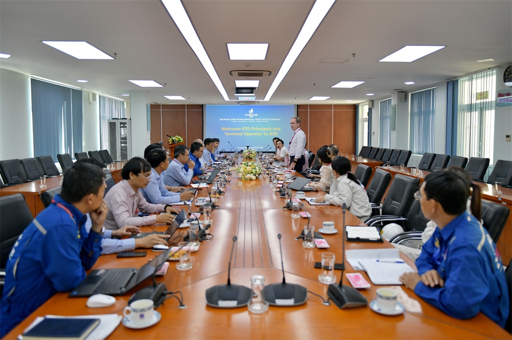 Tăng cường hợp tác trong cung cấp và chế biến dầu thô từ mỏ dầu thô Sư Tử Đen