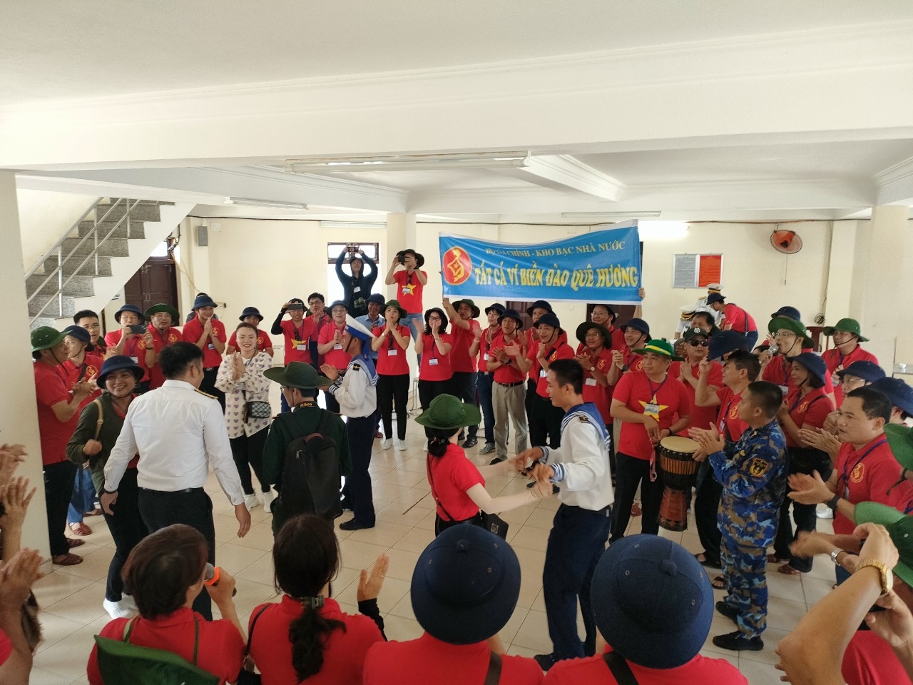Tiếng hát lời ca vang xa biển đảo Tiếng hát lời ca vang xa biển đảo