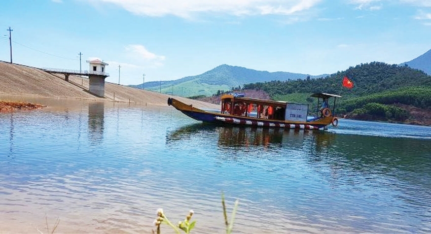 Hấp dẫn suối Tiên Hấp dẫn suối Tiên