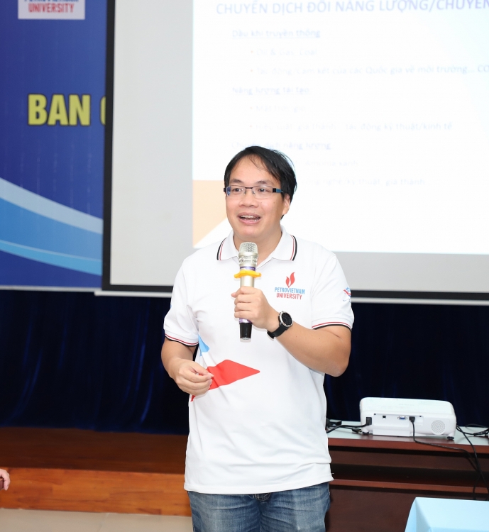 PVU tổ chức nói chuyện về vai trò, vị trí của kỹ sư công nghệ lọc - hóa dầu